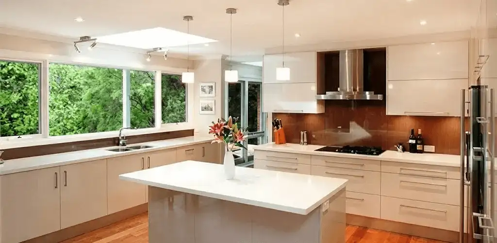 Kitchen cabinet refacing and remodel results in a modern kitchen in Baton Rouge, LA