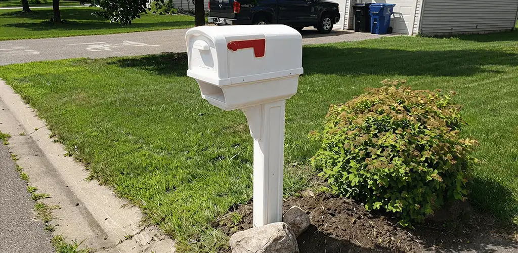 Mailbox installation for a residential curbside mailbox in Baton Rouge, LA